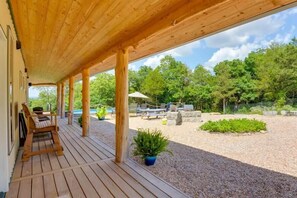 Terrace/patio - Private Pool | Private Hot Tub | No Cleaning Fee (Eureka Springs)