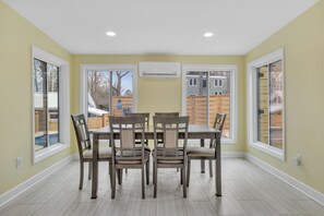 Dining - Lakefront, Heated Pool, Sauna, Sleeps 8! (Lebanon)