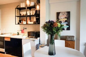 Micro-ondes, cafetière/bouilloire
