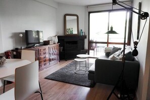 Télévision, cheminée