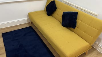 Apartment | Living area | Flat-screen TV