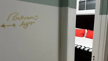 1 chambre, bureau, fer et planche à repasser, Wi-Fi