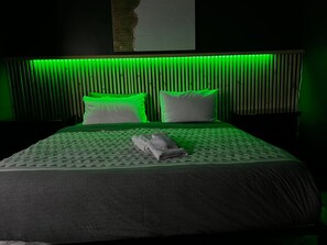 4 bedrooms, desk, iron/ironing board, WiFi