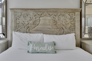 1 bedroom, WiFi, bed sheets - Tranquil Luxury: Scenic Fourth-Floor One-Bedroom Haven in the Heart of the Village at Sandestin Golf and Beach Resort! (Miramar Beach)