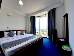 Habitació doble clàssica, vistes a la ciutat | Wifi gratuïta 