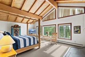 4 soverom, skrivebord, wi-fi (inkludert) og sengetøy