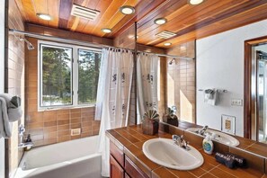 Dusche, Haartrockner, Shampoo