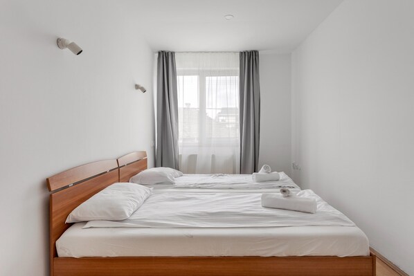 アパートメント | デスク、防音設備、アイロン / アイロン台、WiFi (無料)