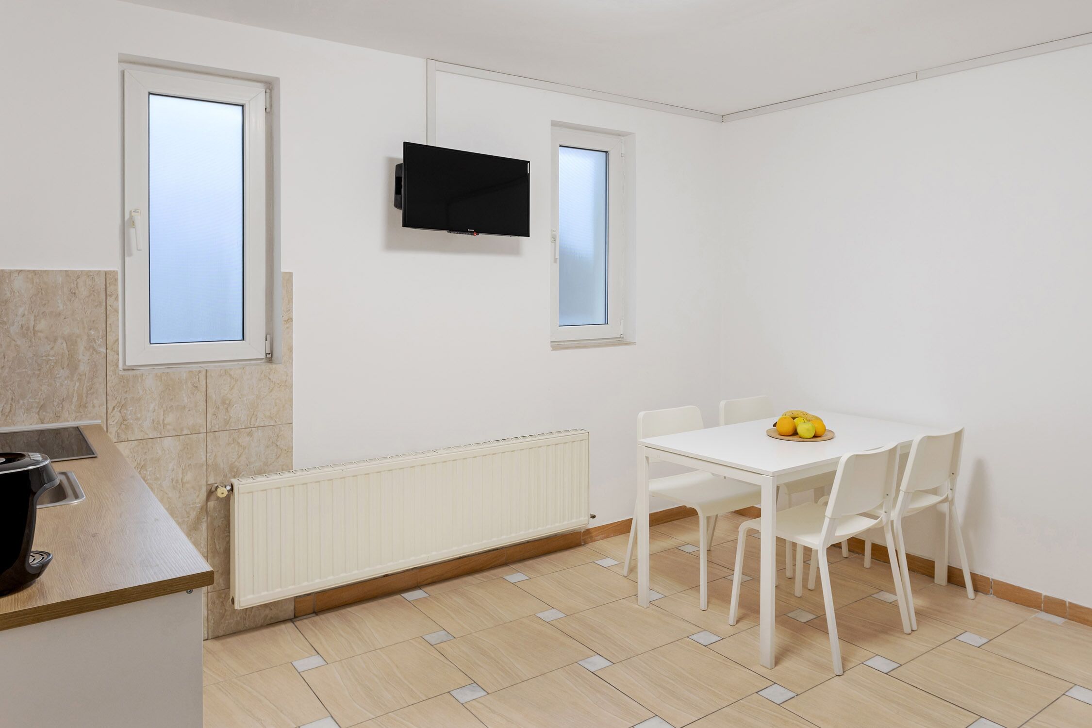 Bureau, chambres insonorisées, fer et planche à repasser, Wi-Fi gratuit