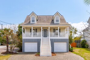 Exterior - Updated 4 BD, private pool, screened porch, walk to beach, waterway view! (Isle of Palms)