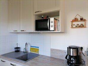 Fridge, microwave, oven, stovetop - Maison à la Mer, "Le Petit Léjon", Idéale Familles ou Amis (Plérin)