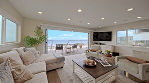 Smart TV, fireplace, DVD player, table tennis - Serene Ocean View Retreat: A Coastal Paradise Awaits (Cardiff)