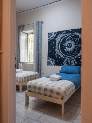 2 bedrooms, bed sheets