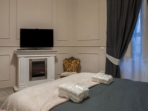 2 bedrooms, bed sheets - Naples Center | Comfortable Spacious | Stella Apartment (Napoli)