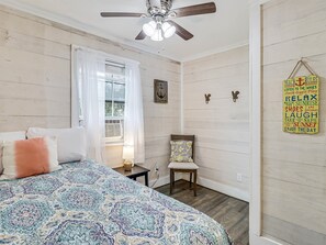 2 chambres, fer et planche à repasser, Wi-Fi, draps fournis