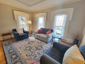 TV - Stroll To Lighthouse Beach or Chatham's Charming Downtown (Chatham)