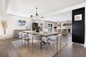 Dining - Turning Point on The Little Magothy- Large Private Estate, sleeps 18 Comfortably (Annapolis)