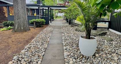 Turning Point on The Little Magothy- Large Private Estate, sleeps 18 Comfortably