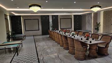 Daily buffet breakfast (INR 300 per person)