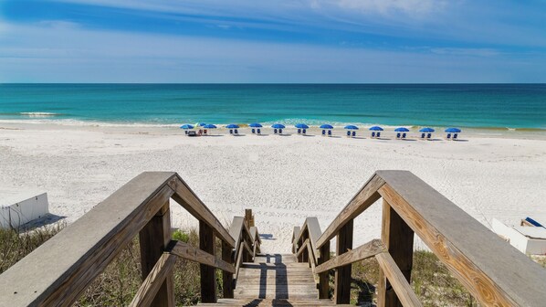 Beach nearby - 1BR/1BA, Deck, Beach Access! + Free Attraction Tickets! (Santa Rosa Beach)