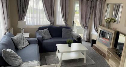 Captivating 3-bed Cabin in Rhyl