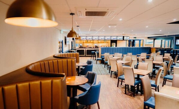 Cabin | Dining - Captivating 3-bed Cabin in Rhyl (Rhyl)