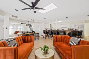 Smart TV, fireplace, table tennis