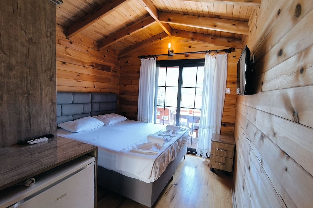 Basic Double or Twin Room | Premium bedding, desk, laptop workspace, soundproofing