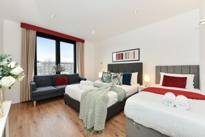 2 bedrooms, iron/ironing board, travel cot, free WiFi