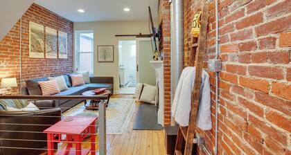 3 Mi to Dtwn: Charming Row House in Pittsburgh