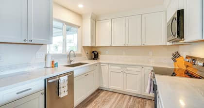 Sun Valley Home w/ Screened Porch & Gas Grill!