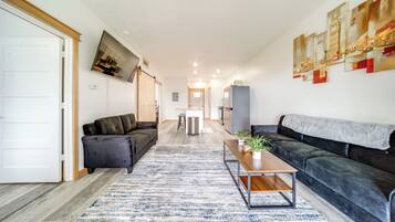 Apartment (2 Bedrooms) | Front of property