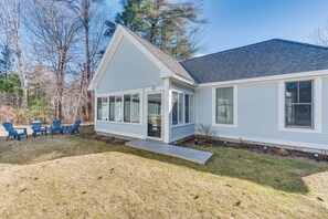 Cottage (2 Bedrooms) | Interior - Cozy Wells Cottage w/ Pool Access: 1 Mi to Beach! (Wells)