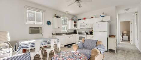 Cottage (2 Bedrooms) | Front of property