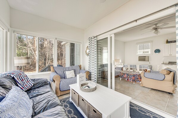 Cottage (2 Bedrooms) | Interior - Cozy Wells Cottage w/ Pool Access: 1 Mi to Beach! (Wells)