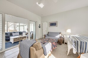 Cottage (2 Bedrooms) | Interior - Cozy Wells Cottage w/ Pool Access: 1 Mi to Beach! (Wells)