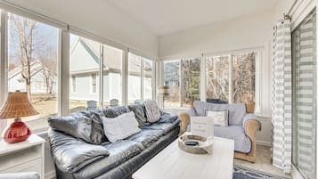 Cottage (2 Bedrooms) | Interior