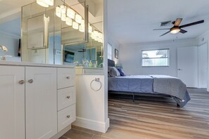 House (3 Bedrooms) | Interior - Centrally Located Sarasota Home w/ Heated Pool! (Sarasota)