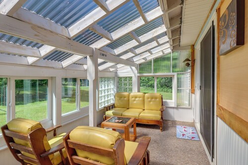 Cozy Lake Luzerne Home - 1 Mi to Wayside Beach!
