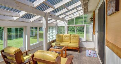 Cozy Lake Luzerne Home - 1 Mi to Wayside Beach!
