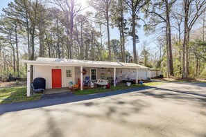 House (1 Bedroom) | Interior - Secluded Newport Getaway w/ Fire Pit & Grill! (Newport)