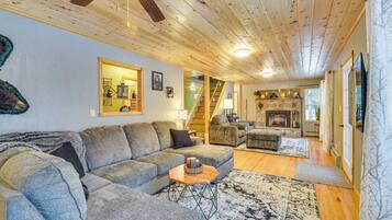 House (4 Bedrooms) | Front of property