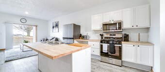 4 Mi to Lake Erie: Condo in Golf Community