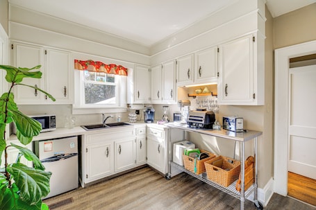 Cottage (2 Bedrooms) | Interior