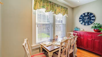 Cottage (2 Bedrooms) | Interior