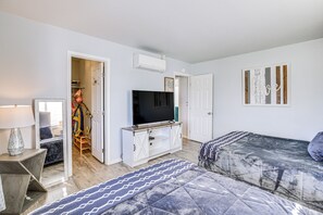 Apartment (1 Bedroom) | Interior - Updated Mission Beach Condo: Walk to Belmont Park! (San Diego)