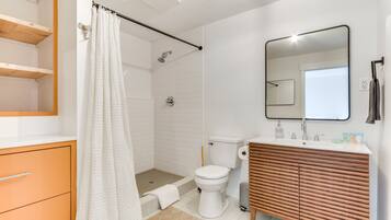 House (3 Bedrooms) | Bathroom
