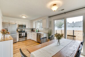 Maison (3 Bedrooms) | Cuisine privée | Micro-ondes, four, plaque de cuisson, lave-vaisselle