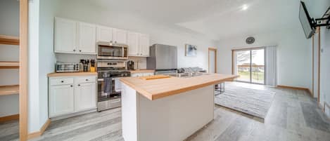 Apartment (2 Bedrooms) | Front of property