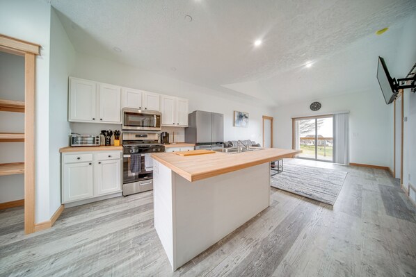 Apartment (2 Bedrooms) | Front of property